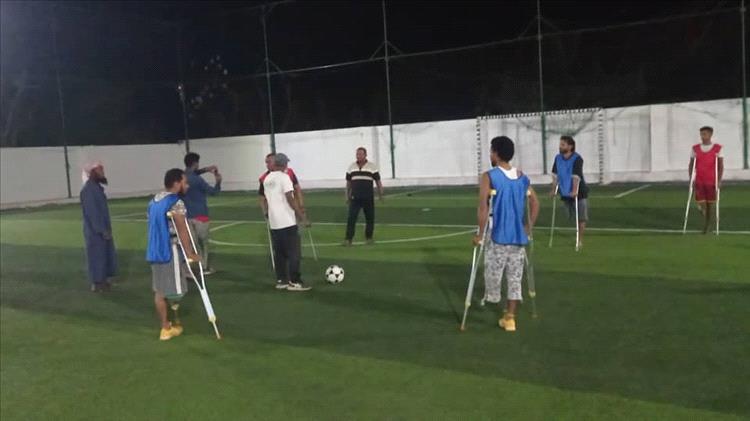 اتحاد كرة القدم لذوي البتر بلحج ينظم أمسية تدريبية في ملاعب الفيوش