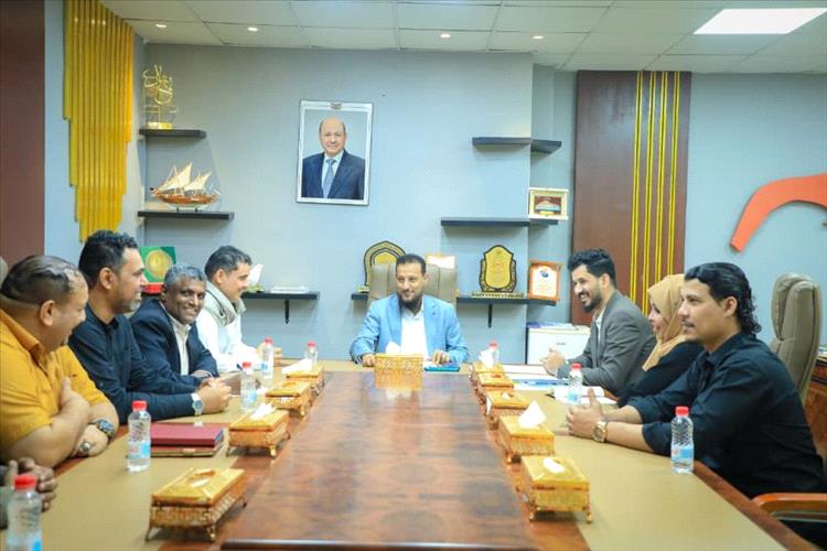 وزير الدولة محافظ عدن يؤكد حرص السلطة المحلية على دعم وتشجيع العمل المدني