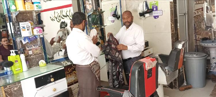ضبط 16 مخالفة صحية في صوالين الحلاقة بعتق شبوة.