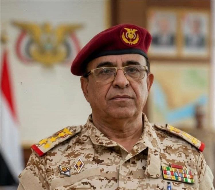 اللواء علي الفضلي يهنئ العميد الجحافي بمناسبة تعيينه مديرًا لدائرة الخدمات الطبية