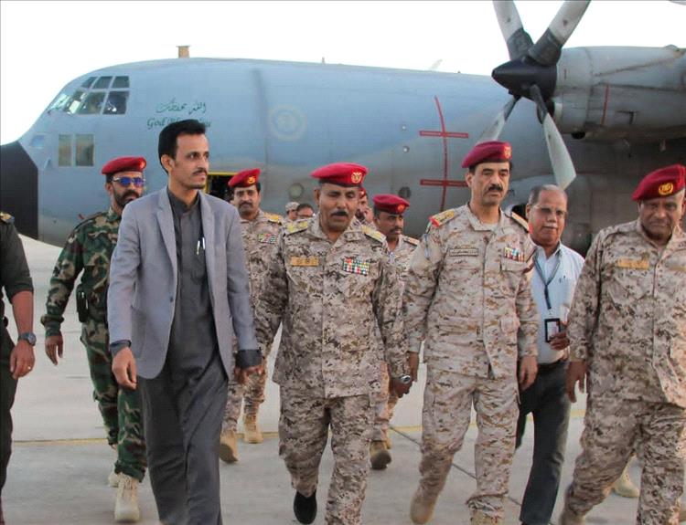 اليميني يعلن إعادة تأهيل ودمج معظم قوات النخبة الحضرمية ضمن المنطقة العسكرية الثانية