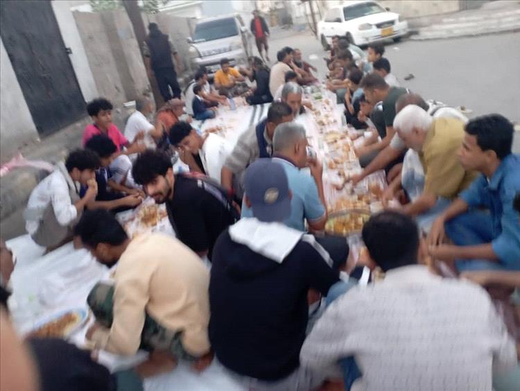 إفطار جماعي لأبناء حي اللواء السادس بخورمكسر
