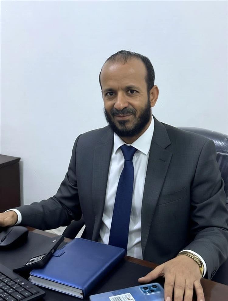 الشيخ أحمد البكري يهنئ الدكتور الرباش والعميد القبة