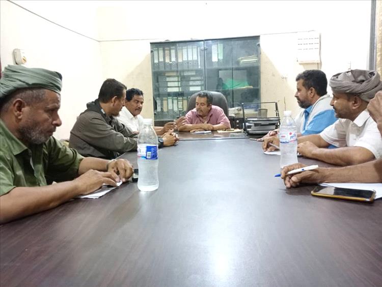 لقاء تشاوري لمدراء عموم مديريات المنطقة الوسطى مع مديرعام الكهرباء بلودر