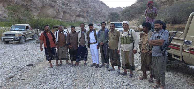 المفتش العام لقوات حماية حضرموت يتفقد مواقع المقاومة الشعبية في وادي خرد ويطّلع على جاهزيتها لتأمين المعابر والطرق الاستراتيجية