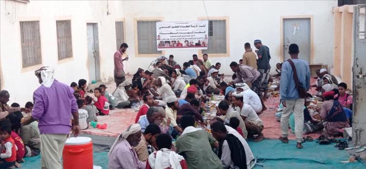 أبناء قرية الكدام بلحج يحيون ذكرى شهدائهم بمأدبة إفطار جماعي