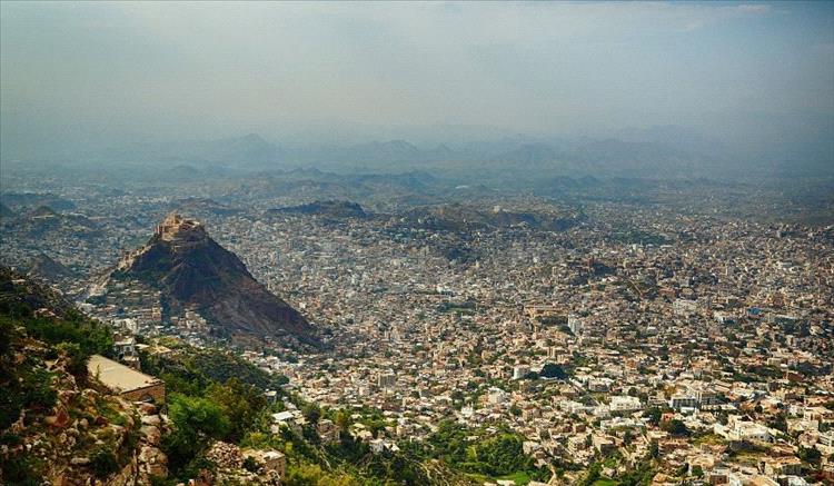 وفاة امرأة برصاص قناص حوثي في تعز