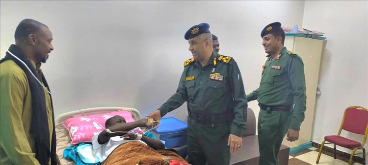 العميد الجابري يزور العريف باعشرة للاطمئنان على صحته بعد إجراء عملية جراحية تكللت بالنجاح