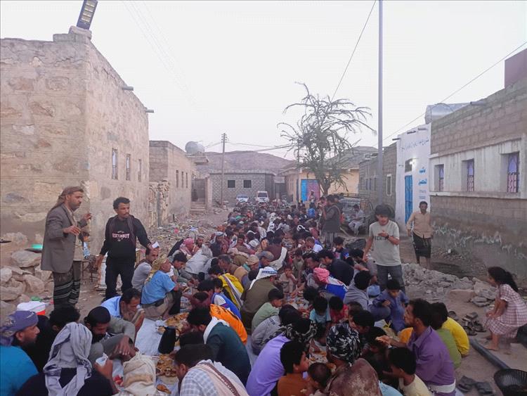 أبناء قرية آل هزم /الحضن يقيمون مأدبة إفطار رمضاني جماعي