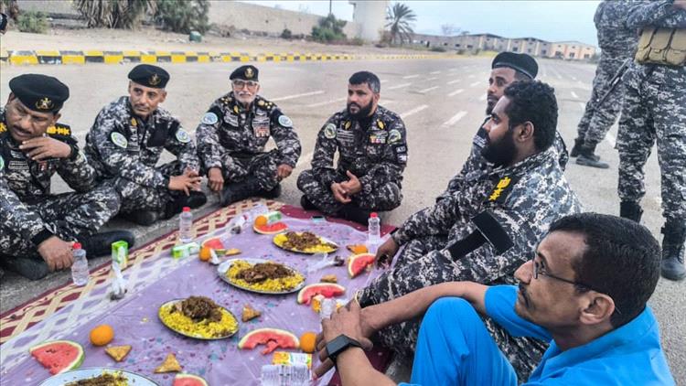 قائد قوات حرس المنشآت وحماية الشخصيات يقيم إفطارا على أرواح شهداء عدن