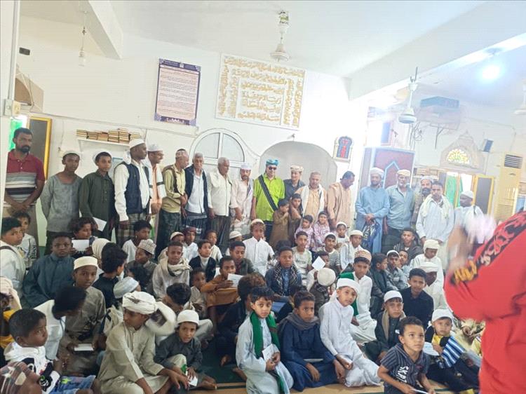 الصفوة تختتم دورة في العلوم الشرعية وحفظ القرآن بمسجد السيد علي بأبين