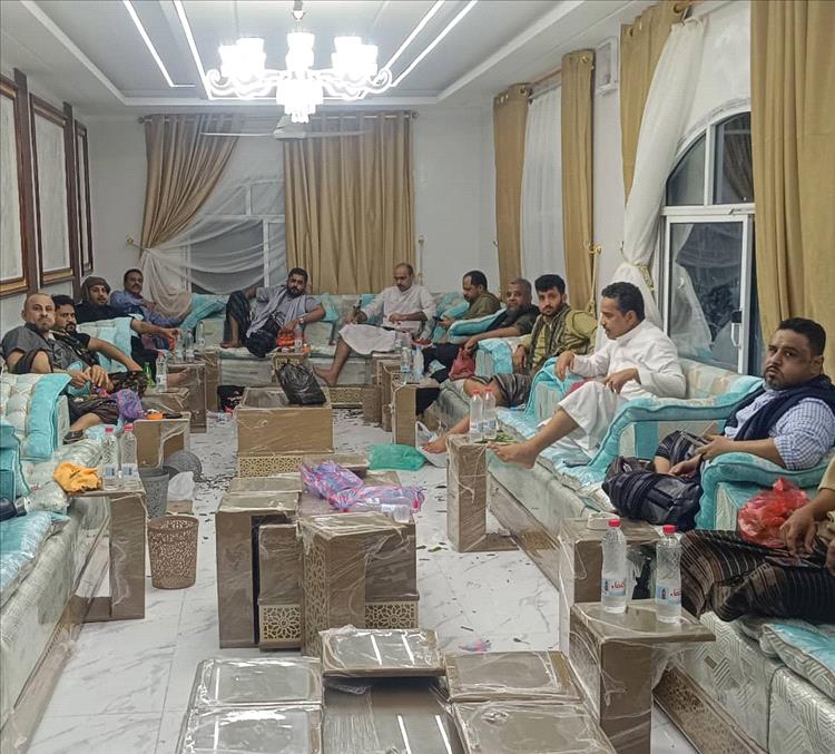 العميد يوسف العاقل يستقبل عددًا من القيادات في منزله