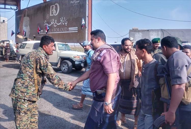 العميد ناجي اليهري يتفقد النقاط الأمنية للعاصمة المؤقتة عدن ويهنئ الجنود بمناسبة عيد الفطر