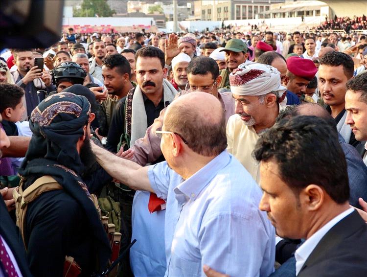 شايع محسن: أدّينا صلاة العيد في العاصمة المؤقتة عدن ونمضي نحو استعادة الدولة وتحقيق السلام