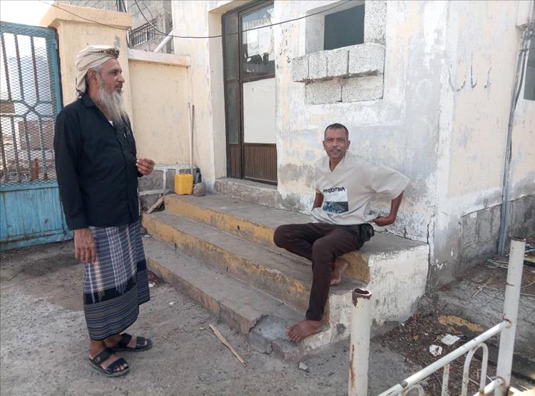 ​إدارة الموارد البشرية تنفذ نزولاً ميدانياً لتفقد الانضباط وتفحص أضرار الأمطار في المعاهد التقنية والمهنية بعدن