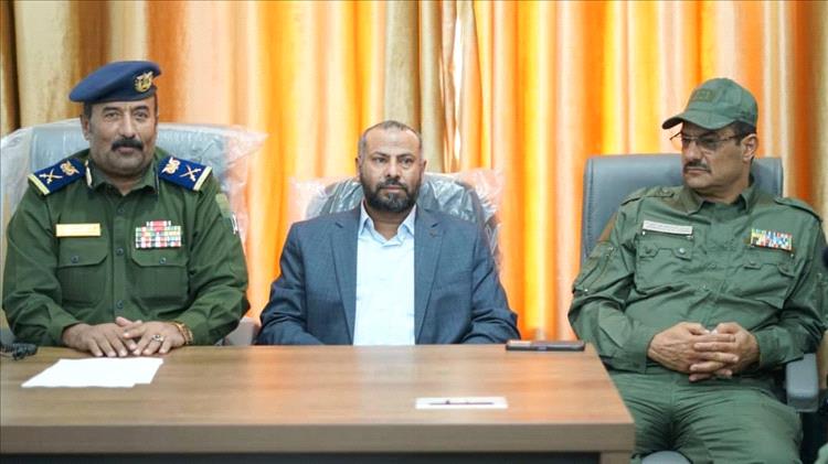 وكيل وزارة الداخلية يتفقد سير العمل الأمني في محافظة الضالع