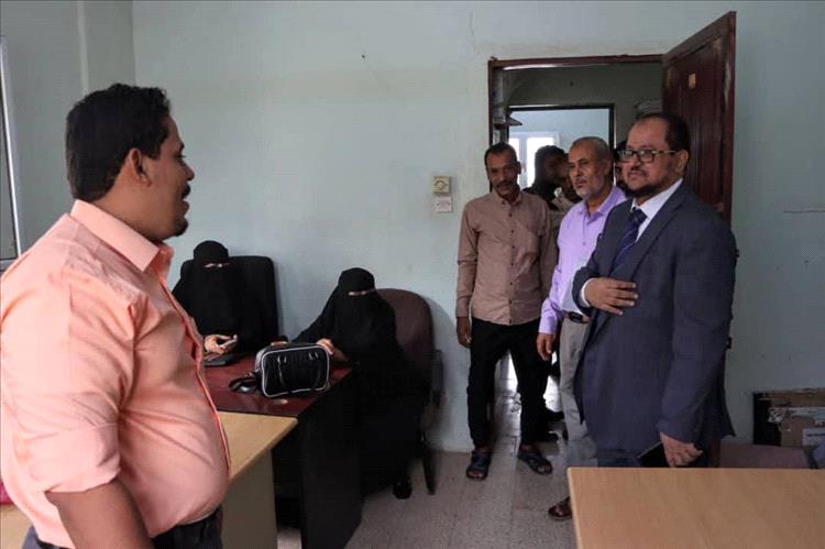 رئيس هيئة التفتيش القضائي يتفقد سير العمل في محاكم ونيابات لحج عقب الإجازة القضائية