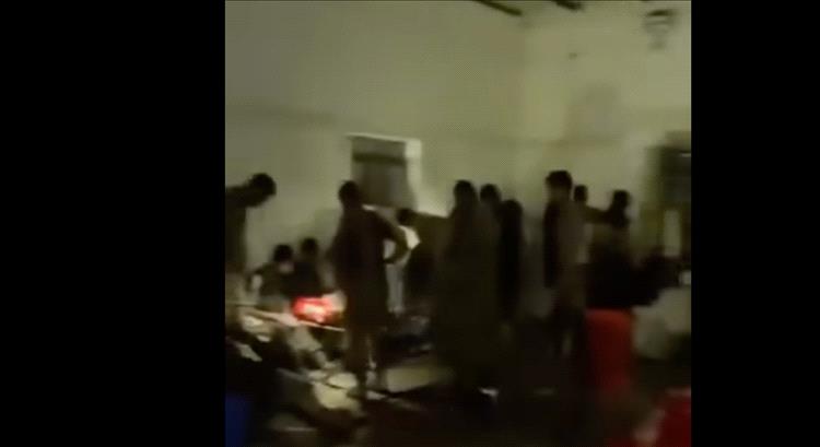 عاجل : كارثة مفاجئة تضرب معسكرًا عسكريًا في الوديعة.. سيول تخلّف قتلى وجرحى