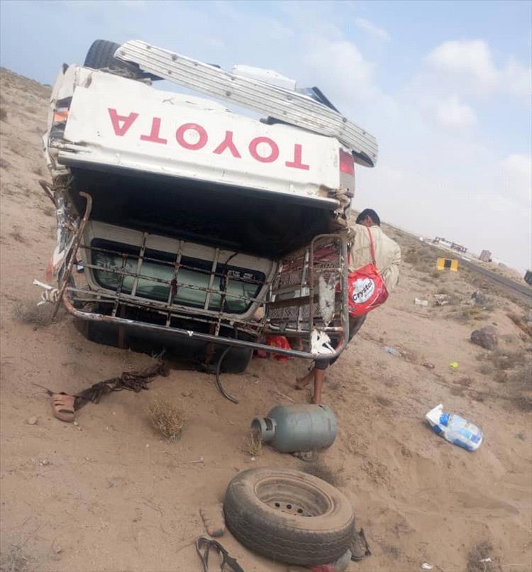 حادث سير شنيع يودي بحياة 3أشخاص وإصابة عدد آخرين على الطريق الساحلي غرب عدن