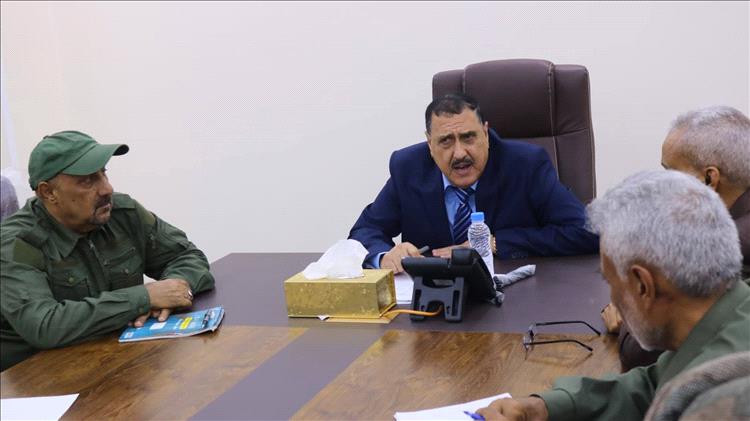 مدير أمن عدن يترأس اجتماعًا موسعًا لمدراء مراكز الشرطة ويشدد على تصعيد الحملات الأمنية وضبط الظواهر الخطرة.
