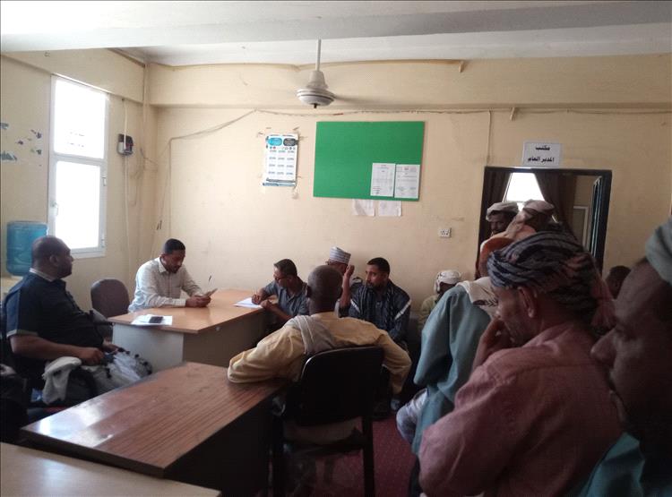 مدير عام صندوق النظافة والتحسين بلحج يترأس اجتماعاً موسعاً لتعزيز الأداء والارتقاء بالخدمات