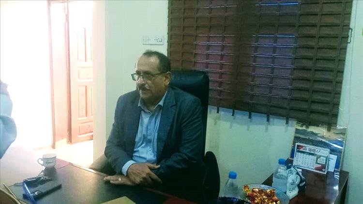 نائب محافظ لحج الأستاذ عوض الصلاحي يزور مكتب الأوقاف و الإرشاد و يشيد بالانضباط الوظيفي و الموقف من العمل