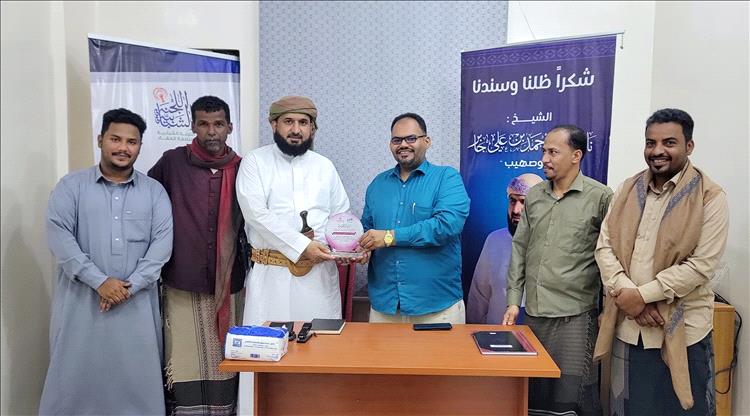 رجل الخير والعطاء الشيخ ناصر بن أحمد بن علي جابر ابو صهيب يزور اللجنة الشبابية بالعقاد في مشهد يفيض بالوفاء