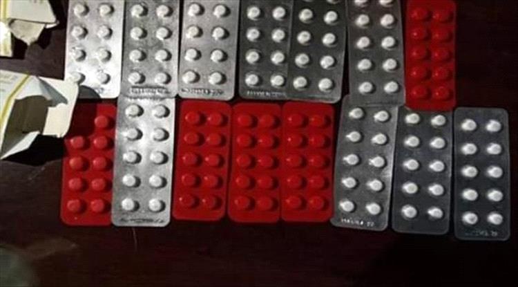 عدن: القبض على مروّجي مخدرات بحوزتهم أسلحة وقنبلة هجومية في عمليتين متفرقتين