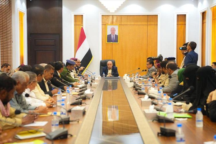 عضو مجلس القيادة الرئاسي سالم الخنبشي يترأس اجتماعاً استثنائياً للمكتب التنفيذي بمحافظة حضرموت