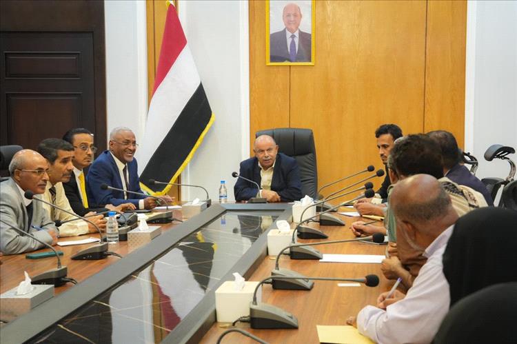 الخنبشي: قطاع التعليم يحظى بأولوية قصوى لدى السلطة المحلية بحضرموت