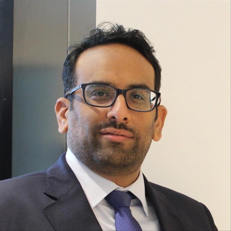 عمار العولقي: تشابه الطموحات بين الأمس واليوم يطرح سؤالاً عن النهايات