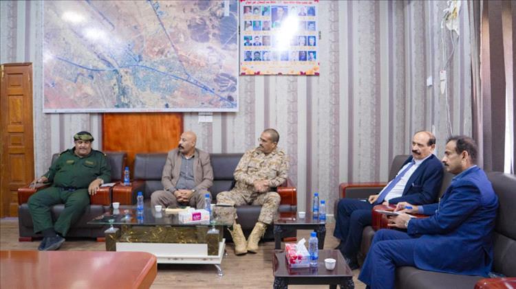 محافظ شبوة يؤكد اهمية تعزيز مبدأ الحيادية في اعمال لجنة التحقيق