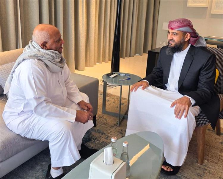 عضو مجلس القيادة المحرّمي يلتقي الفريق الركن فيصل رجب ويشيد بتاريخه النضالي في خدمة الوطن