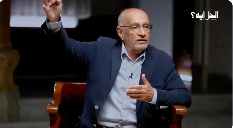 مستشار رئيس الإمارات:  قرار عيدروس  الزُبيدي بالتوجه إلى حضرموت والمهرة “خطيئة استراتيجية” (فيديو )