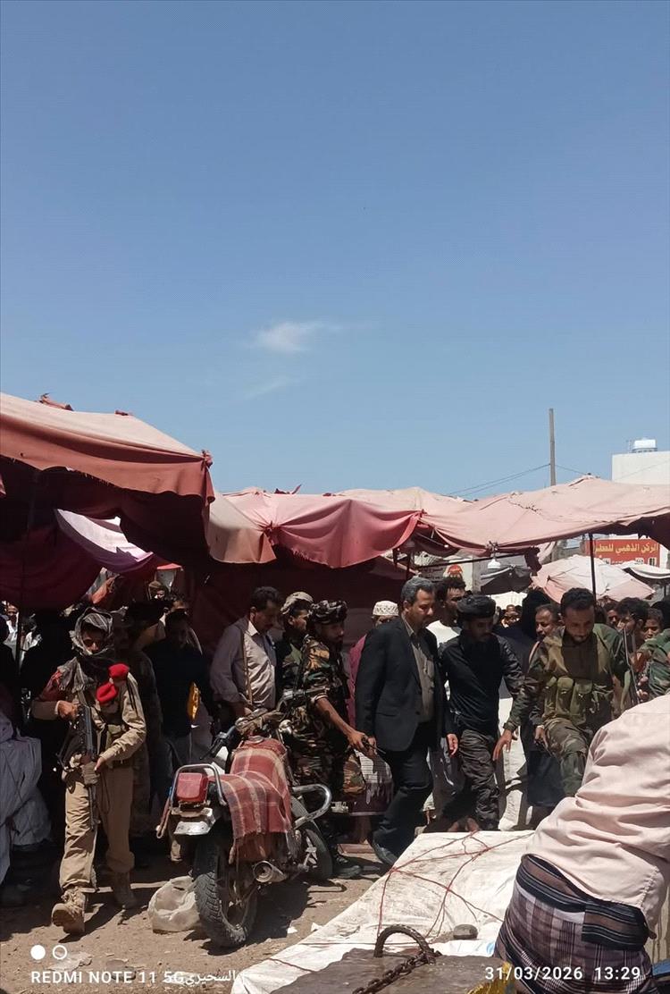 تحرك ميداني عقب حريق الفيوش… محافظ لحج يصل إلى الموقع لتقييم الأضرار