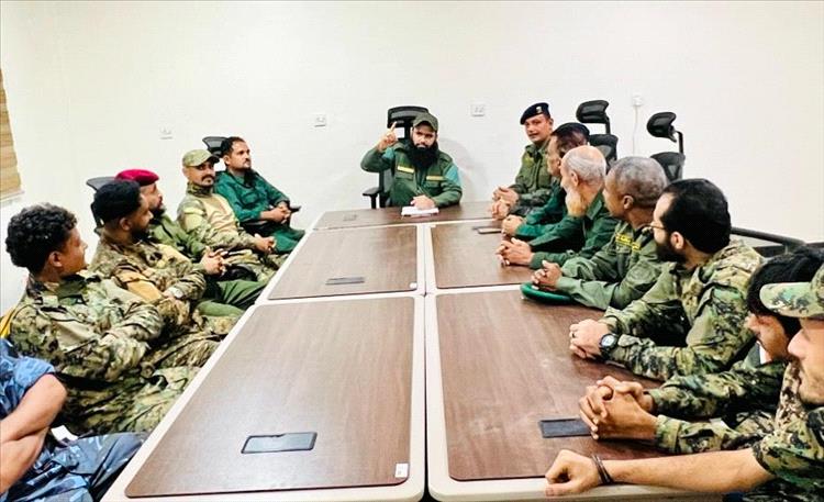 المقدم مياس الجعدني يترأس إجتماعاً لضباط وأفراد مكافحة المخدرات بالعاصمة عدن لرفع مستوى الجاهزية واليقظة الأمنية