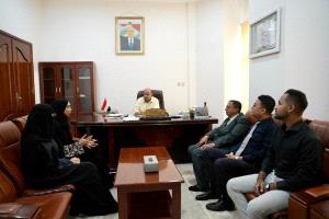 الخنبشي يطّلع على تحصيل الإيرادات الزكوية بساحل حضرموت وتحضيرات إطلاق مشروع "منطقة الفنون"