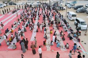 أبناء منطقة العبري بالغيضة يقيمون الإفطار الجماعي الثاني في أجواء رمضانية أخوية