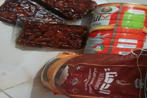 مؤسسة رؤيا المستقبل ومكتب الأمل بأبين يختتمان برامجهما الرمضانية بتوزيع مساعدات مالية للأسر المتعففة والمرضى