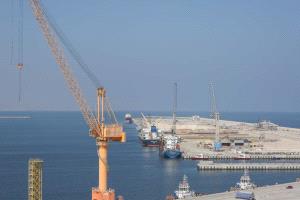 عُمان تستنكر الهجمات على أراضيها وتؤكد التزامها بالحياد والدبلوماسية