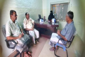 منتسبي مكتب الثقافة بالقطن في زيارة لإدارة تنمية المراة بديوان السلطة المحلية بالمديرية