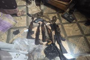 أمن المكلا يضبط أسلحة منهوبة في مداهمة أمنية ويؤكد مواصلة ملاحقة العناصر الخارجة عن القانون
