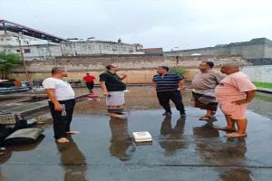 باخبيرة يطلع على أعمال شفط المياه في عدد من مديريات العاصمة المؤقتة عدن