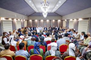 رئيس الوزراء يؤكد أن الاهتمام بمحافظة أبين أولوية حكومية بما يليق بتاريخها وتضحيات أبنائها