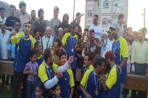 النصري يتوج بطلاً لدوري الفقيد أمين باحزيم للمخضرمين بعد فوز صعب