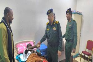 العميد الجابري يزور العريف باعشرة للاطمئنان على صحته بعد إجراء عملية جراحية تكللت بالنجاح