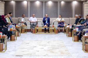 رئيس الوزراء: إنقاذ التعليم مفتاح تعافي اليمن.. والحكومة تبحث مع الأكاديميين حلولاً لأزمة المعلمين والجامعات