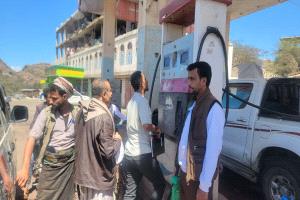 استمرار الحملات الرقابية لضبط أسعار المشتقات النفطية في مريس بمديرية قعطبة