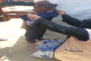 بدعم من اتحاد الجمعيات وفاعل خير .. مؤسسة الوردة توزع كسوة عيد الفطر المبارك