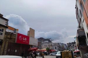 غيوم وأجواء ماطرة بعدن